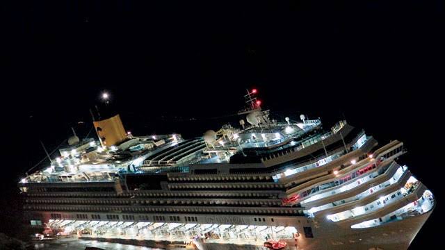 Unthinkable Tragedy: Carnival Cruise Ship Sinks in Midnight Disaster – Over 400 Passengers Trapped Beneath the Waves with No Survivors