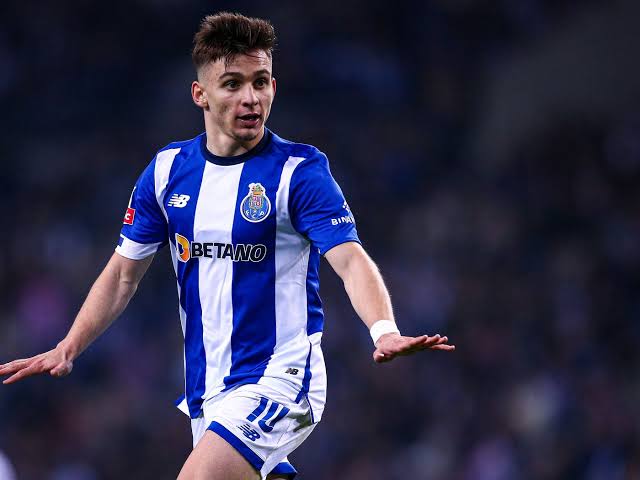 FC Porto Comunicado Oficial do: FC Porto contratou Francisco conceição ao Ajax por €20milhões de euros por contratou de tres anos7…