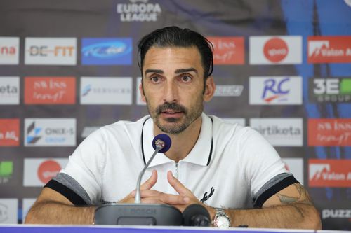 Știre de ultimă oră: Elias Charalambous confirmă lista jucătorilor care vor lipsi de la meciul de mâine împotriva celor de la UTA Arad… Află toate detaliile!