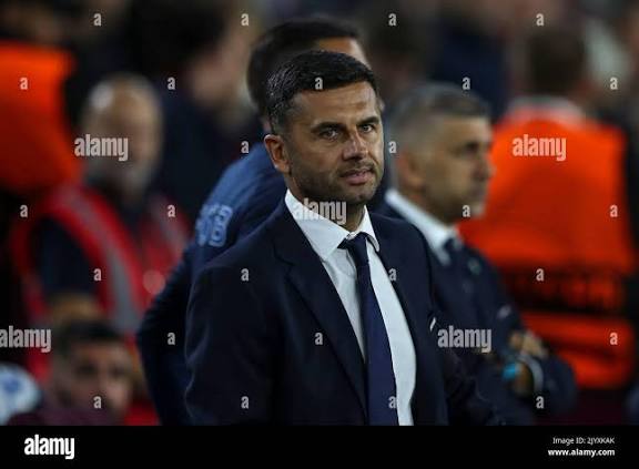 “Amaro dukh si, kaj o purano trenero le FCSB mudardas pe dromas te džal ko…”